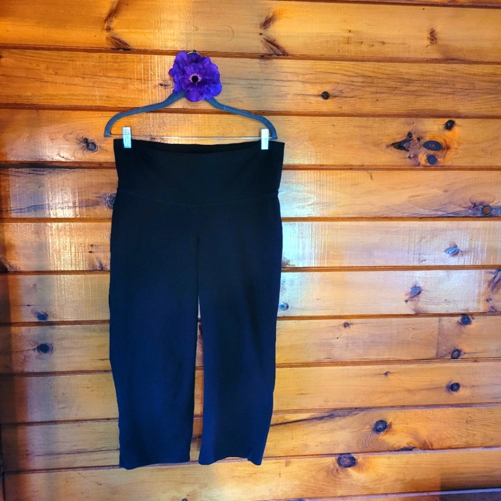 Old Navy Maternity Capri stretch pants